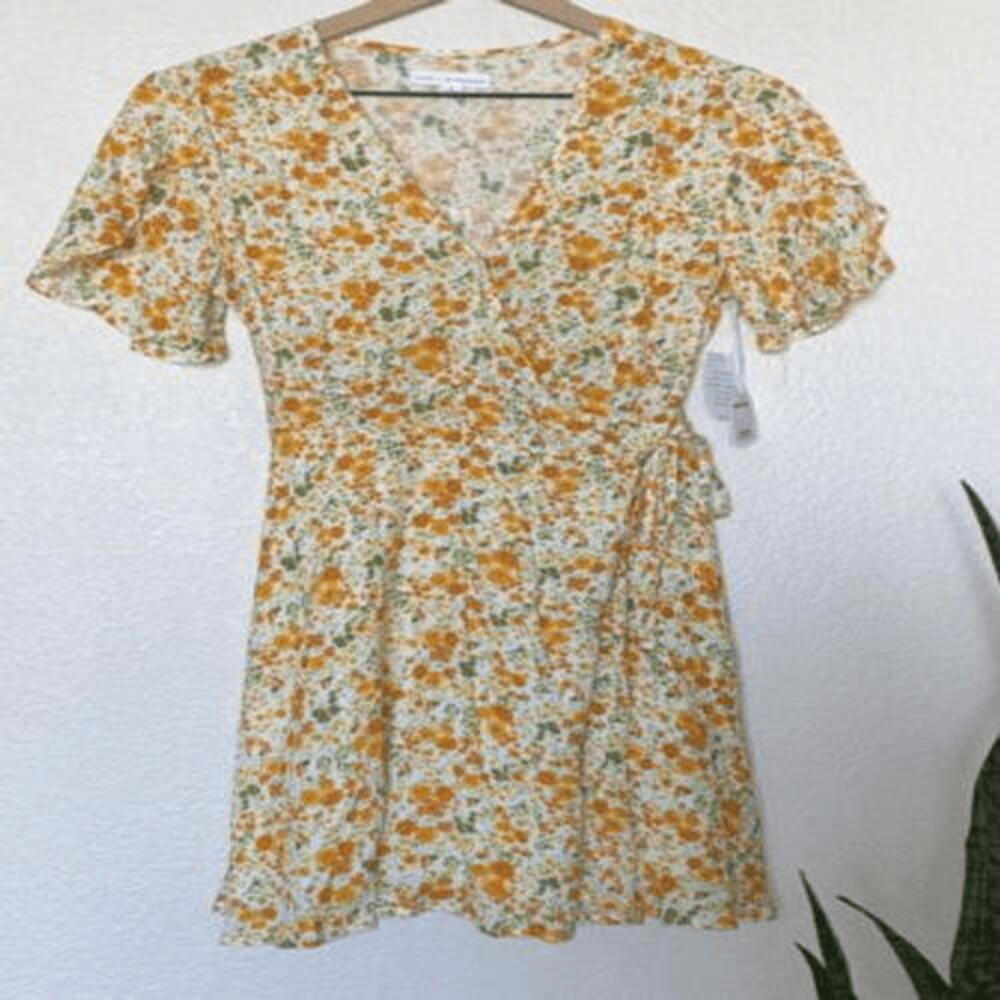 Coco + Jaimeson Floral Wrap Dress Flutter Sleeves Romantic Yellow Size Small New